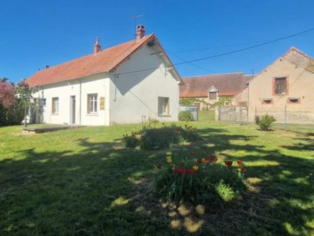 Corps de ferme sur 2 hectares Néret 36 400