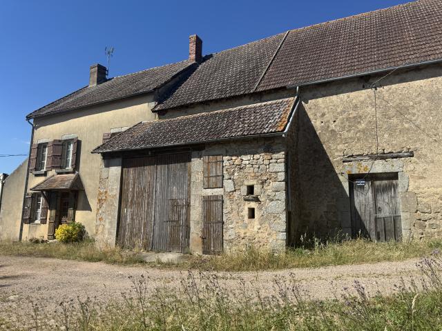 CORPS DE FERME SUR PLUS DE 5 HECTARES DANS LE MORVAN
