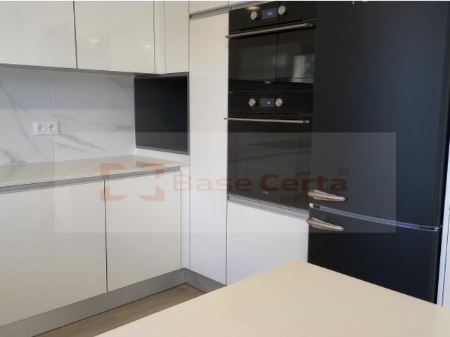 CORROIOS / VALE DE MILHAÇOS: Apartamento T3+1 T4. Duplex c/ Parqueamento e arrecadação