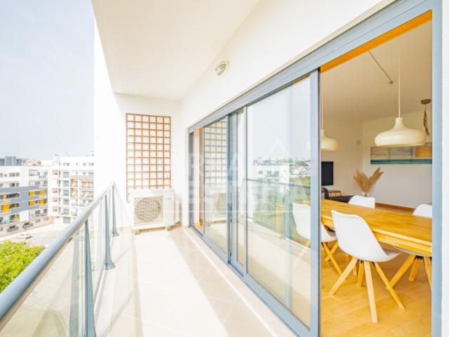 Corroios Parque Luso Apartamento T3 com parqueamento, arrecadação e varanda