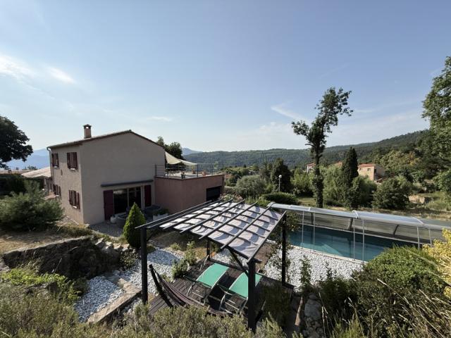 Corsavy Maison 4 faces avec piscine, terrain arboré et vue