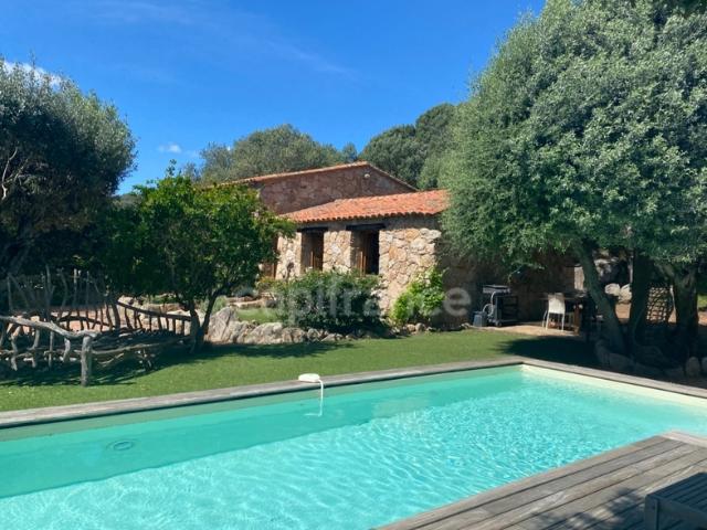 CORSE 20 Commune de SOTTA, 10 minutes aéroport FIGARI et 15 min de PORTO VECCHIO belle maison T4 avec piscine