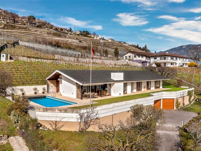 CORSEAUX – GRUNDSTÜCK IN DEN WEINBERGEN MIT ATEMBERAUBENDEM BLICK AUF DIE