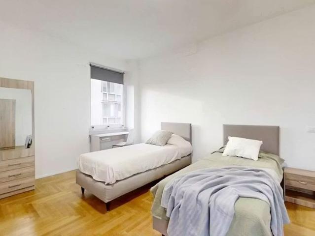 Corso Milano, Padova, Veneto 35200