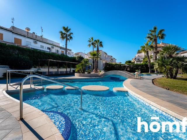 Urokliwe 39 m2 blisko plaży z basenami w Torrevieja