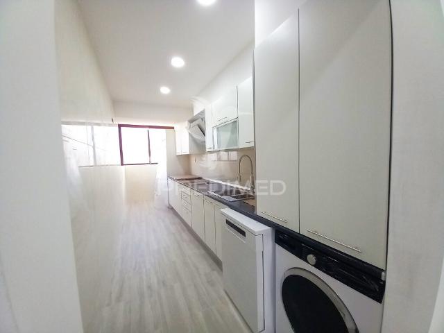 COSTA DA CAPARICA Centro T3 Duplex Garagem 3 carros PRAIAS