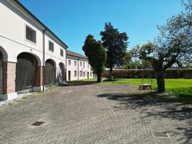Costruzione in vendita di m²