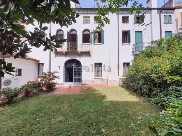 Costruzione in vendita di m²