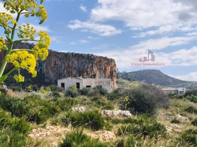 Costruzione in vendita di m² in Contrada Cornino, 51