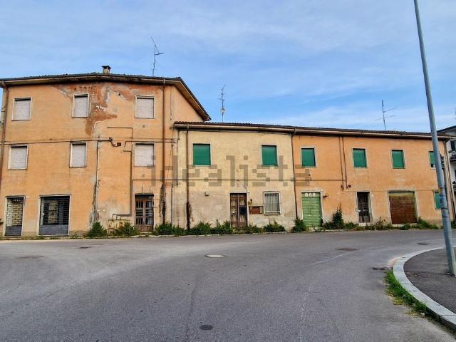Costruzione in vendita di m² in Contrada Nesente, 40