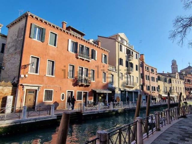 Costruzione in vendita di m² in Fondamenta dei Tolentini