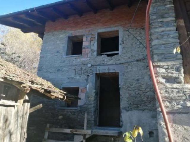 Costruzione in vendita di m² in Frazione Charemoz