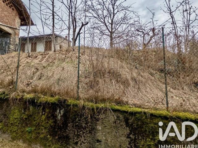 Costruzione in vendita di m² in Frazione Lora