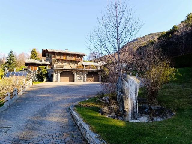 Costruzione in vendita di m² in Località Chambis