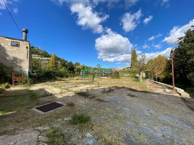 Costruzione in vendita di m² in Strada Statale 194