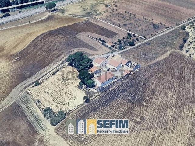 Costruzione in vendita di m² in Strada Statale 99