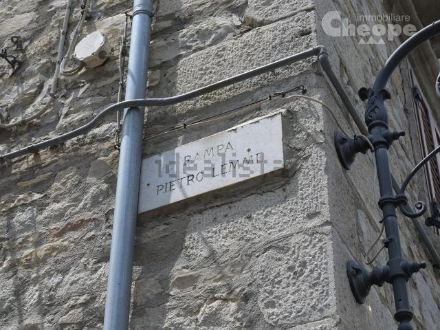 Costruzione in vendita di m² in Piazza Marconi, 10