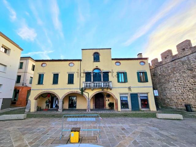 Costruzione in vendita di m² in Piazza Mazzini