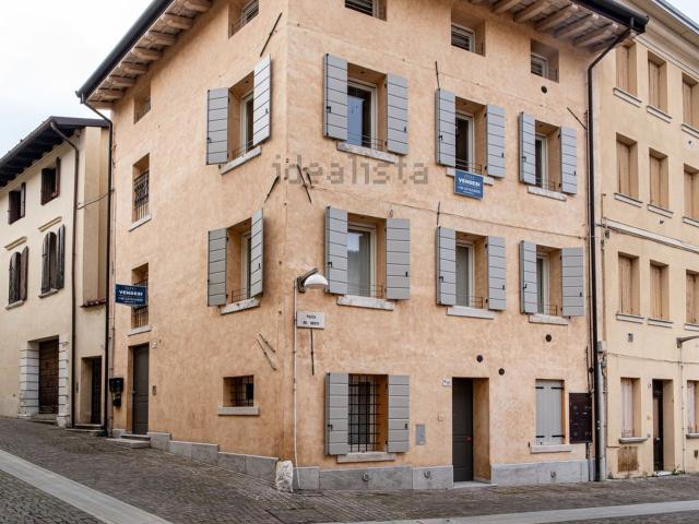 Costruzione in vendita di m² in Piazza Ospedale Vecchio, 10