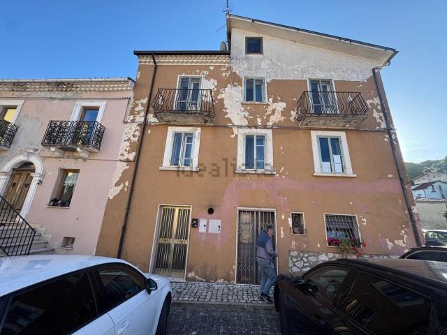 Costruzione in vendita di m² in Piazza Cavour