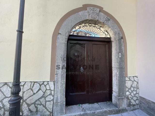 Costruzione in vendita di m² in Piazza Dante