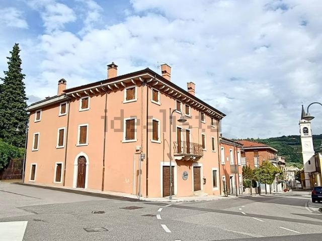 Costruzione in vendita di m² in Piazza IV Novembre, 9