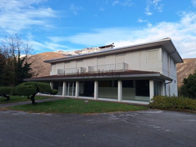 Costruzione in vendita di m² in Via Malnisio, 4