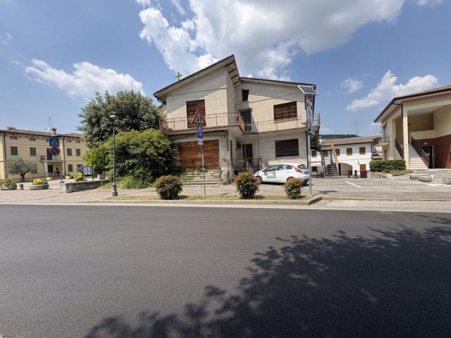Costruzione in vendita di m² in Via Mirabello