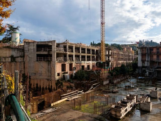 Costruzione in vendita di m² in Via Montarioso