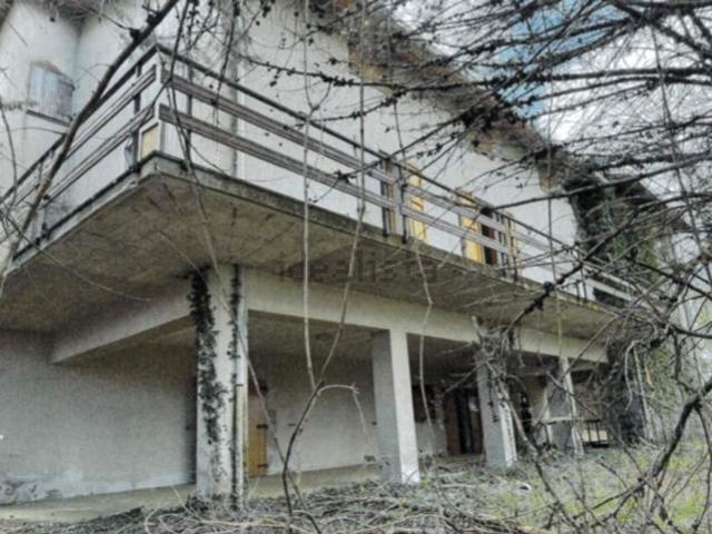 Costruzione in vendita di m² in Via Monte Peia, 66