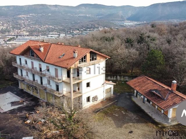 Costruzione in vendita di m² in Via Montedoro, 33