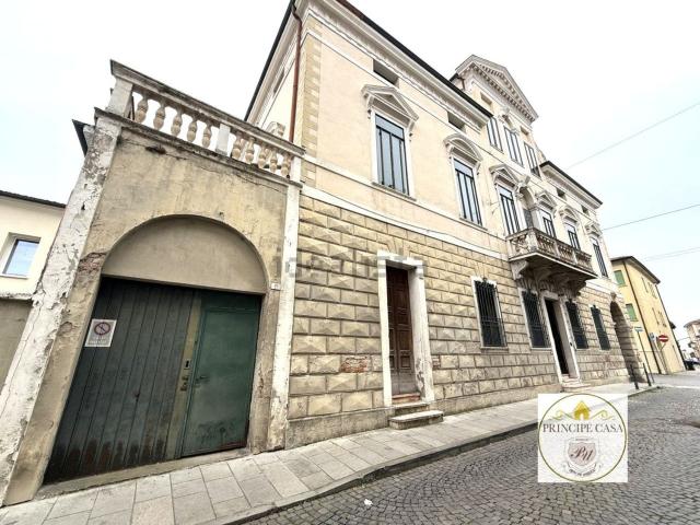 Costruzione in vendita di m² in Via Nazario Sauro