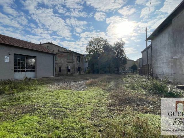 Costruzione in vendita di m² in Via Argine Postale, 35