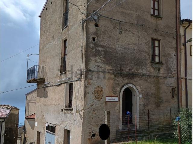 Costruzione in vendita di m² in Via Bartolotta Cesare