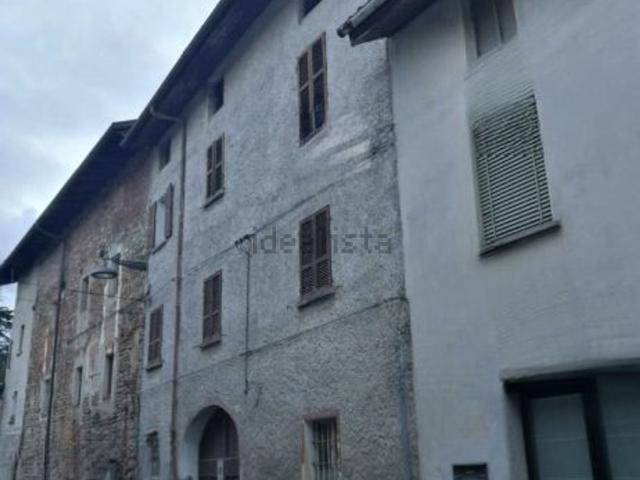 Costruzione in vendita di m² in Via Cairoli, 7