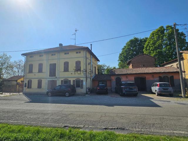 Costruzione in vendita di m² in Via Canolo, 57
