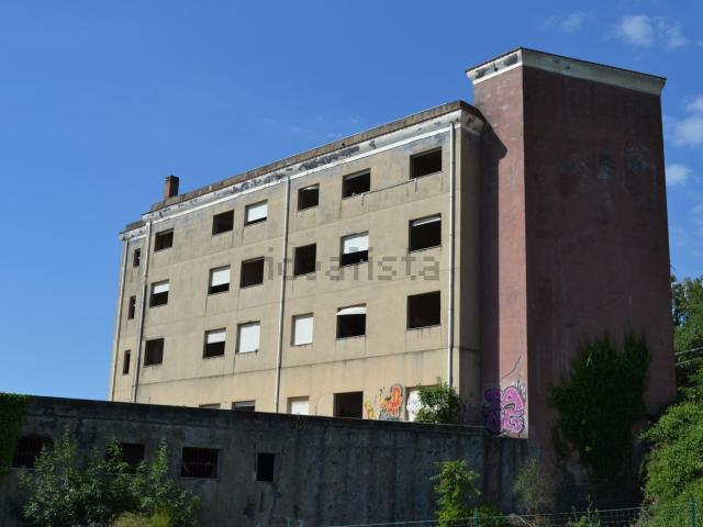 Costruzione in vendita di m² in Via Cassone, 28