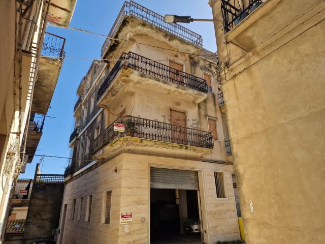 Costruzione in vendita di m² in Via Carso, 44