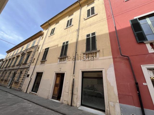 Costruzione in vendita di m² in Via Cavour