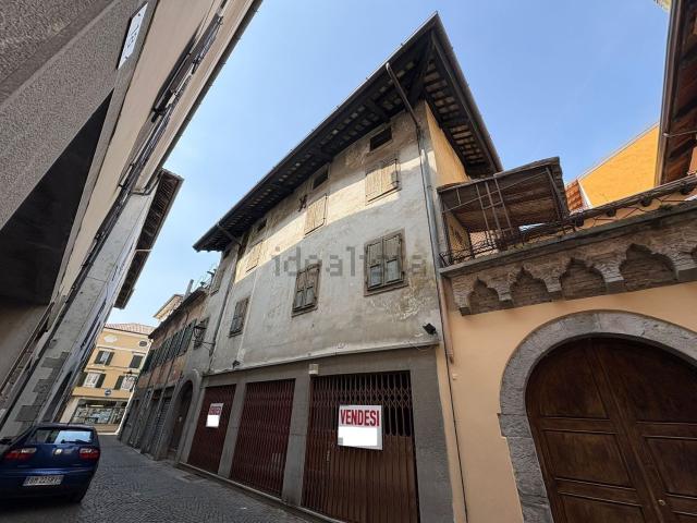 Costruzione in vendita di m² in Via Cavour