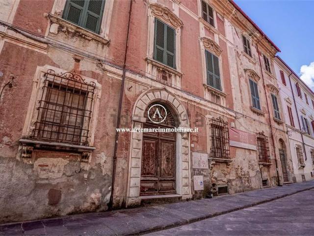 Costruzione in vendita di m² in Via Cavour, 35