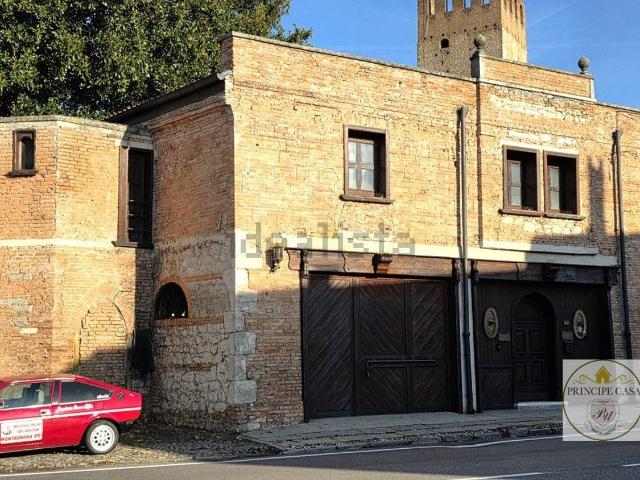 Costruzione in vendita di m² in Via Circonvallazione