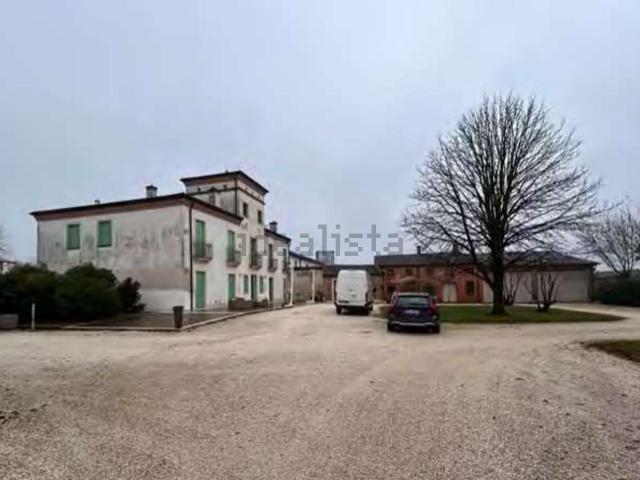 Costruzione in vendita di m² in Via Crosare di Sotto
