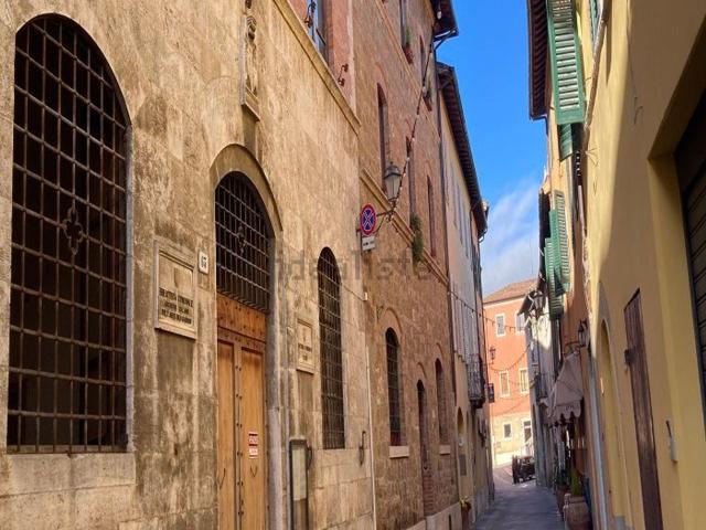 Costruzione in vendita di m² in Via Dante Alighieri, 65