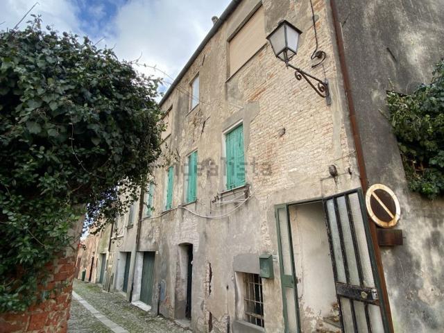 Costruzione in vendita di m² in Via Dante