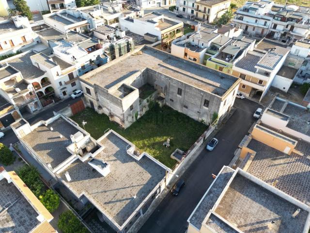 Costruzione in vendita di m² in Via dei Cretesi, 29