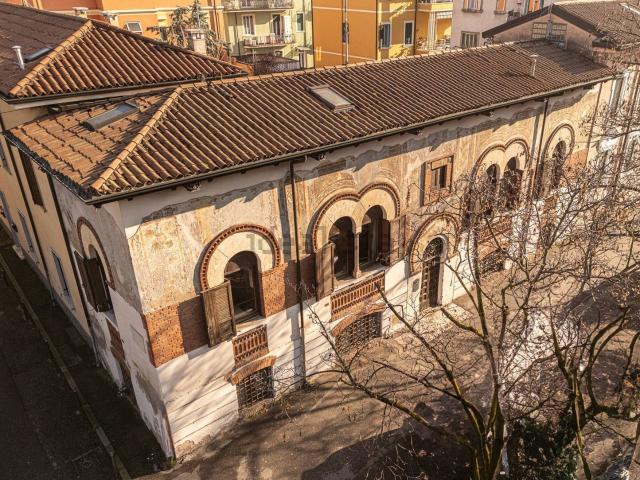 Costruzione in vendita di m² in Via del Fante