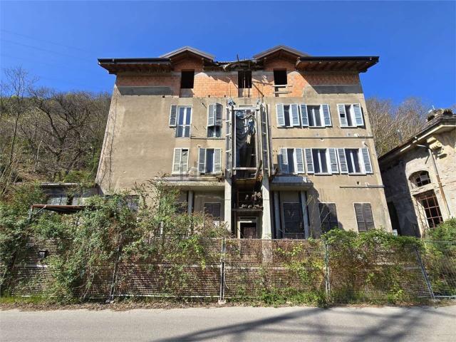 Costruzione in vendita di m² in Via del Plusc, 7