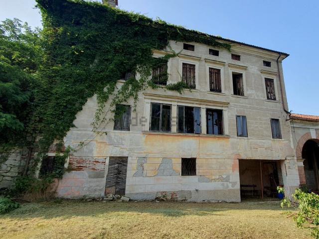 Costruzione in vendita di m² in Via della Rotonda, 142