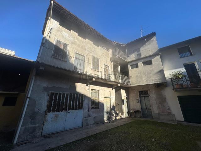 Costruzione in vendita di m² in Via E. Besozzi, 24